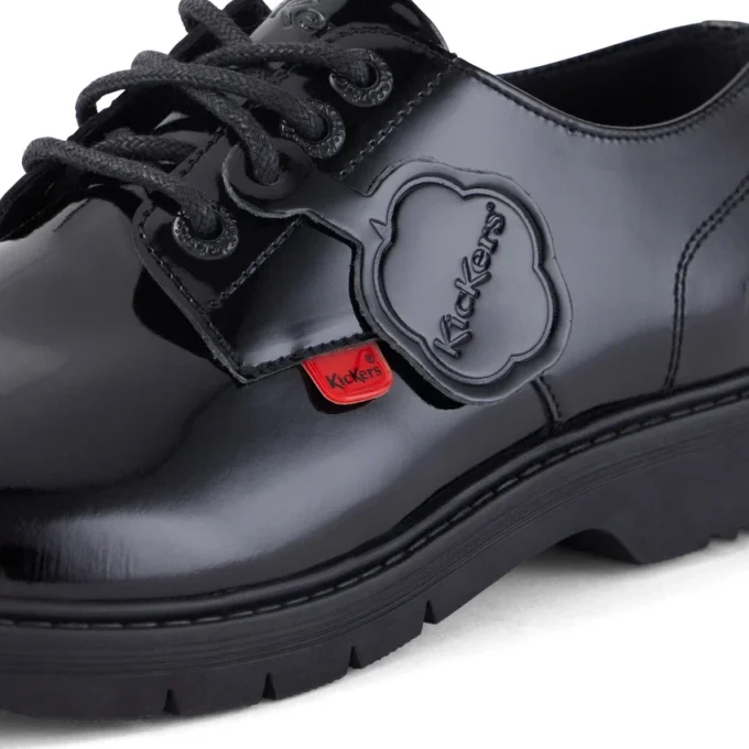 Finley Lo para mujer, piel charol, negro