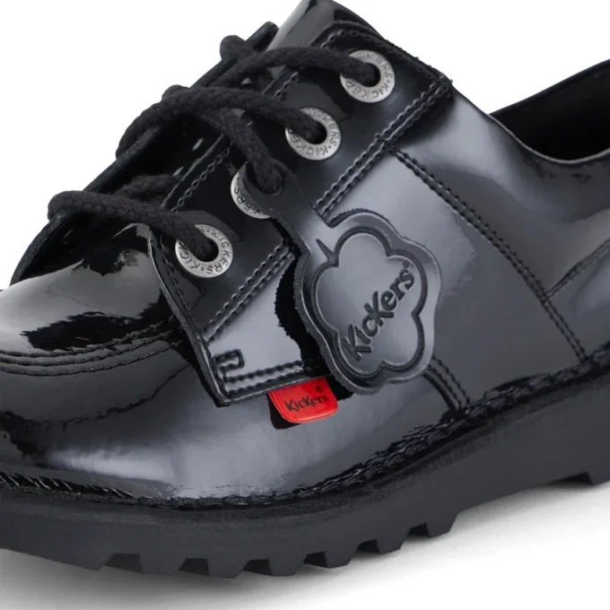 Kick Lo unisex para jóvenes en charol negro