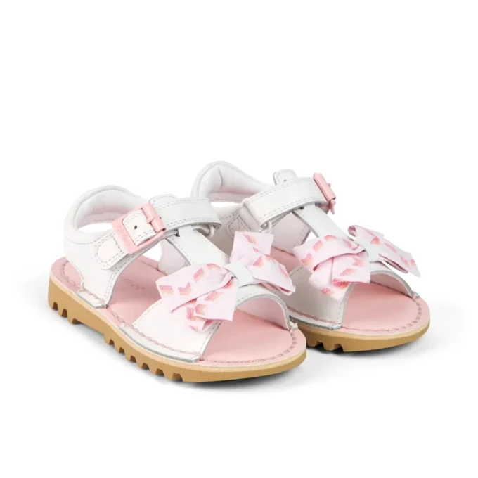 Kick Sandal para niñas pequeñas, de cuero blanco