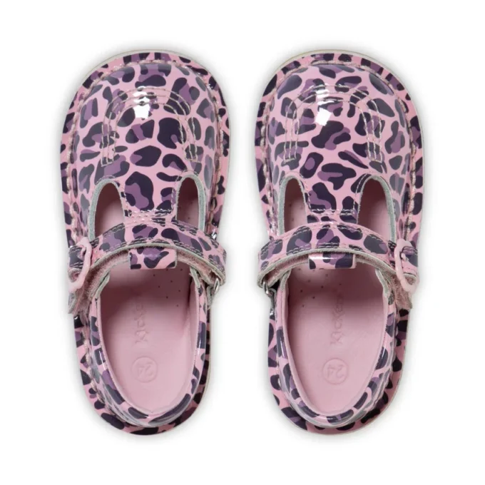 Kick T Bar para niñas pequeñas en charol leopardo rosa