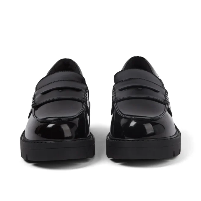 Mocasines Kori para mujer joven, charol negro