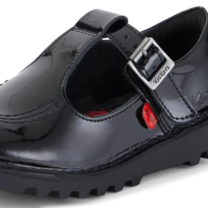 Zapatos Kick T-Bar de charol negro para niñas